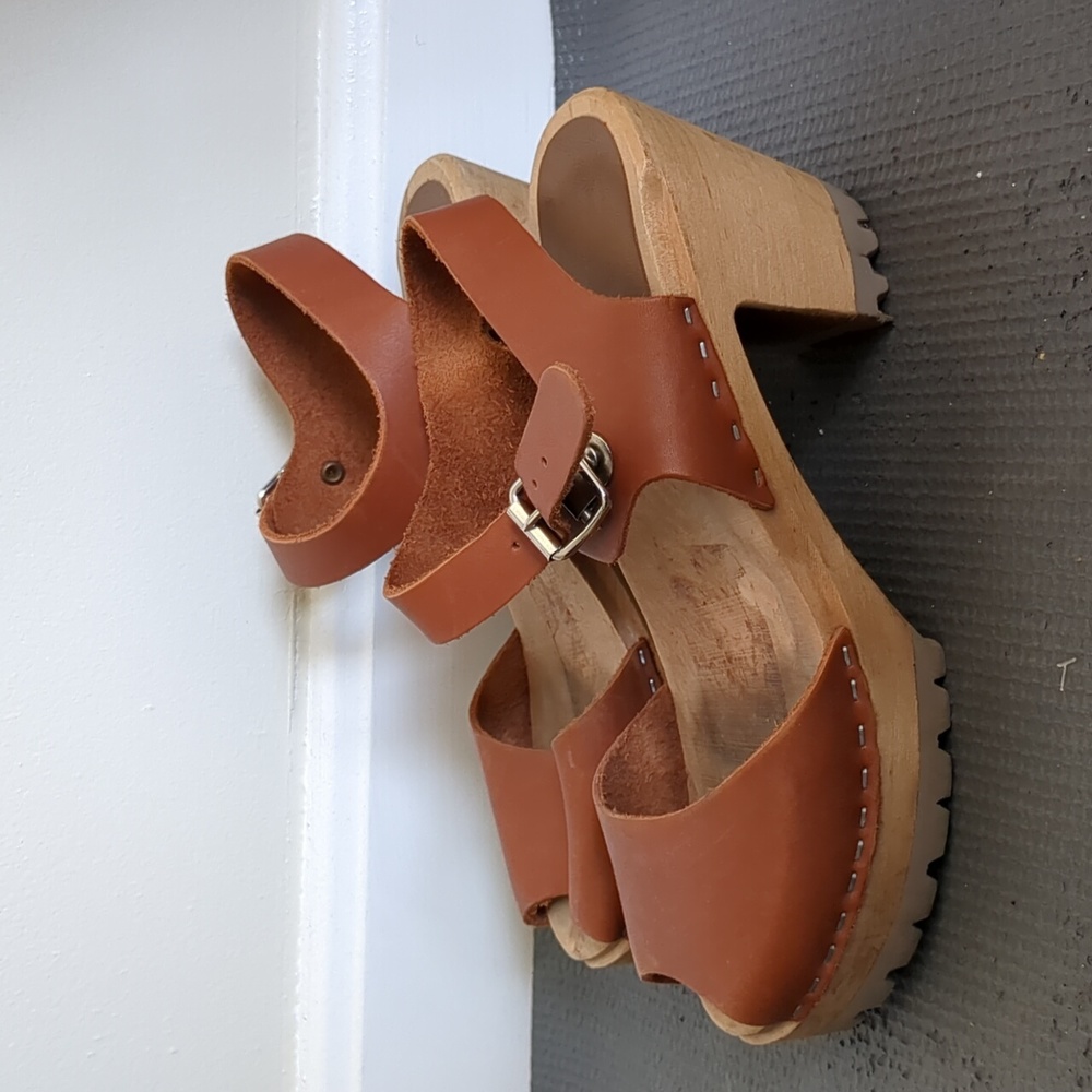 MIA Greta Clogs